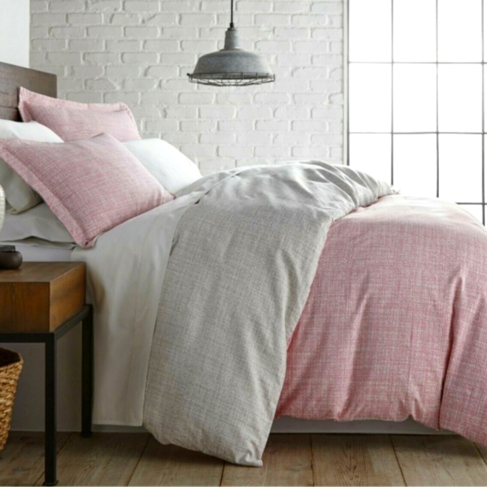 SouthShore Fine Linens - Pink & Gray Muted Mesh Reversible Duvet Cover Set (2)